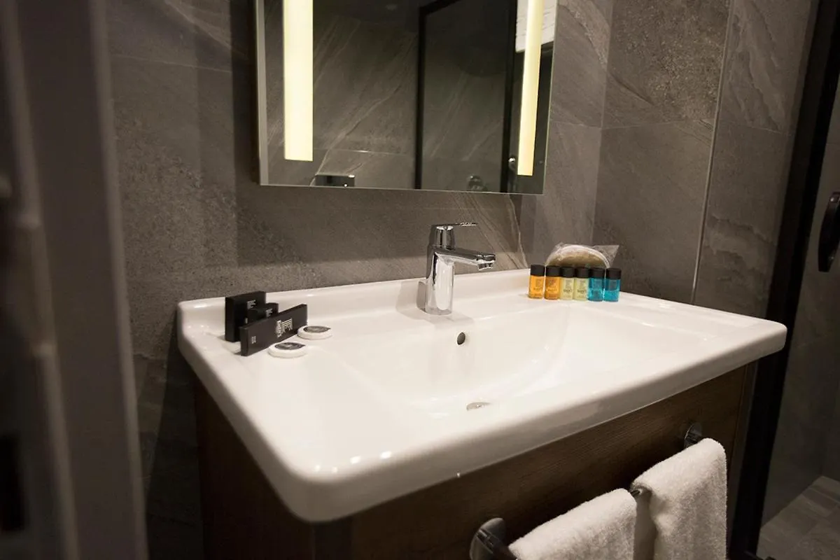 Emens Hotel İzmir 3*,