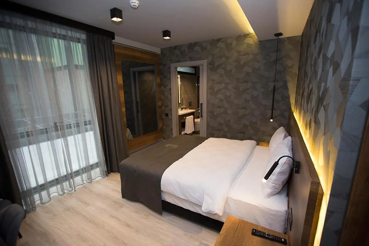 Emens Hotel Izmir 3*,